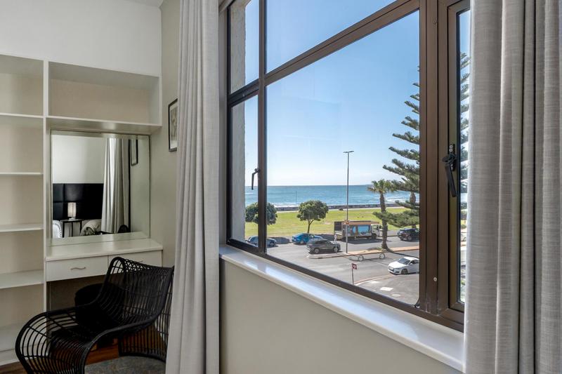 To Let 2 Bedroom Property for Rent in Sea Point Western Cape